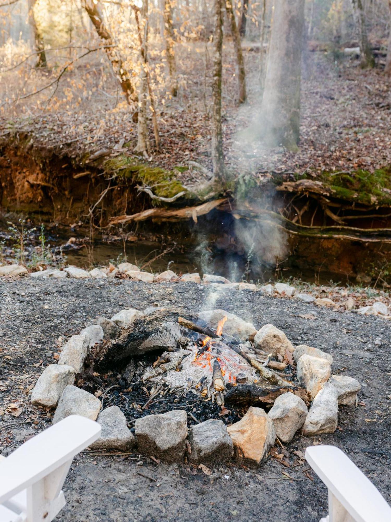 Blythe Shoals Base Camp Hotel Cleveland Екстериор снимка