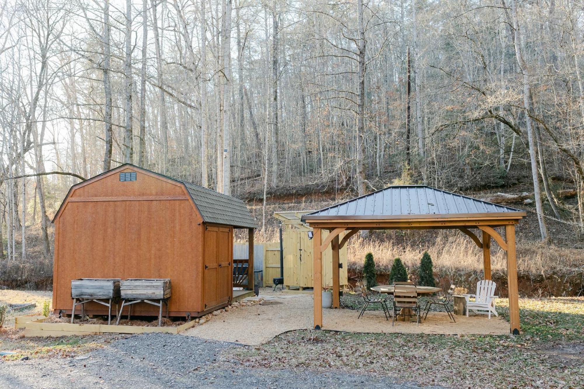 Blythe Shoals Base Camp Hotel Cleveland Екстериор снимка